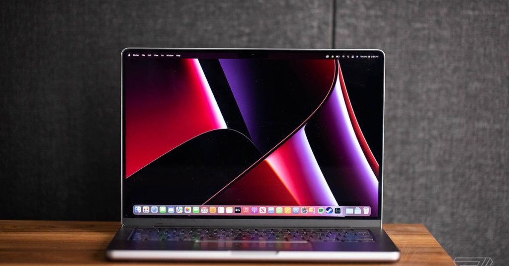 The 14-inch MacBook Pro with 10 cores faster than the M1 Pro arrives at a new low price