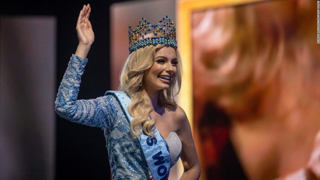 Miss World: Miss Poland, Karolina Bilawska, crowned amid calls for peace in Ukraine