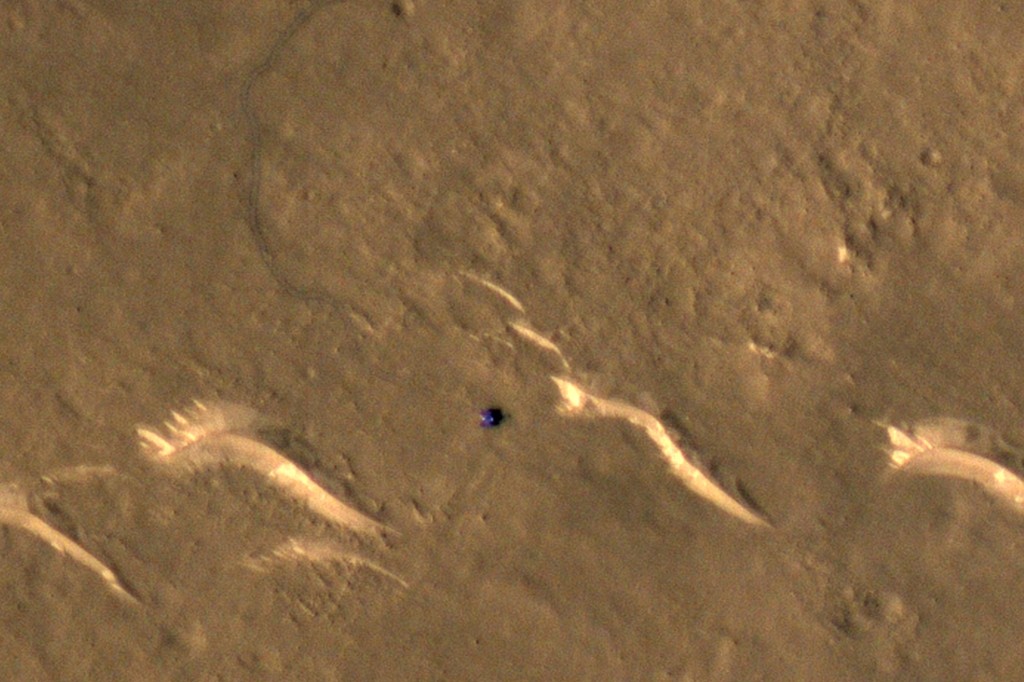 NASA reveals a bird's eye image of Mars showing one of the planet's only inhabitants