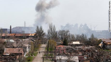 Mariupol defenders seek last stand as Russia threatens to 