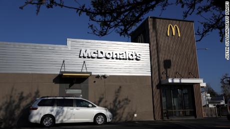 Billionaire Carl Icahn targets McDonald's for sponsoring pigs