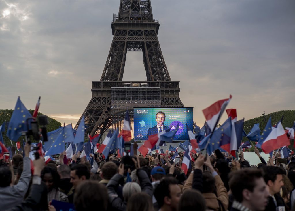 French 2022 elections: polling agencies plan Macron re-election