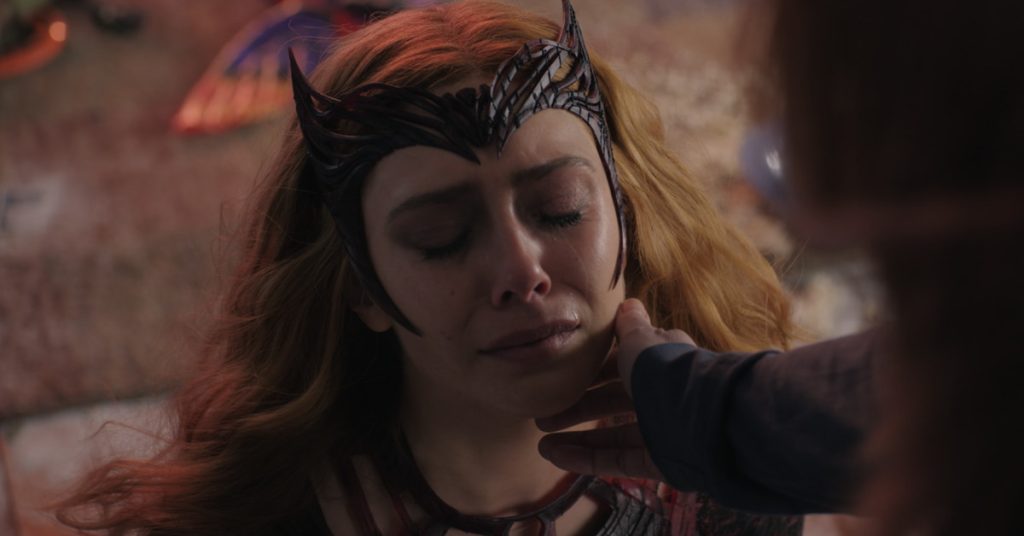Elizabeth Olsen Stands by the MCU Evolution of the Scarlet Witch