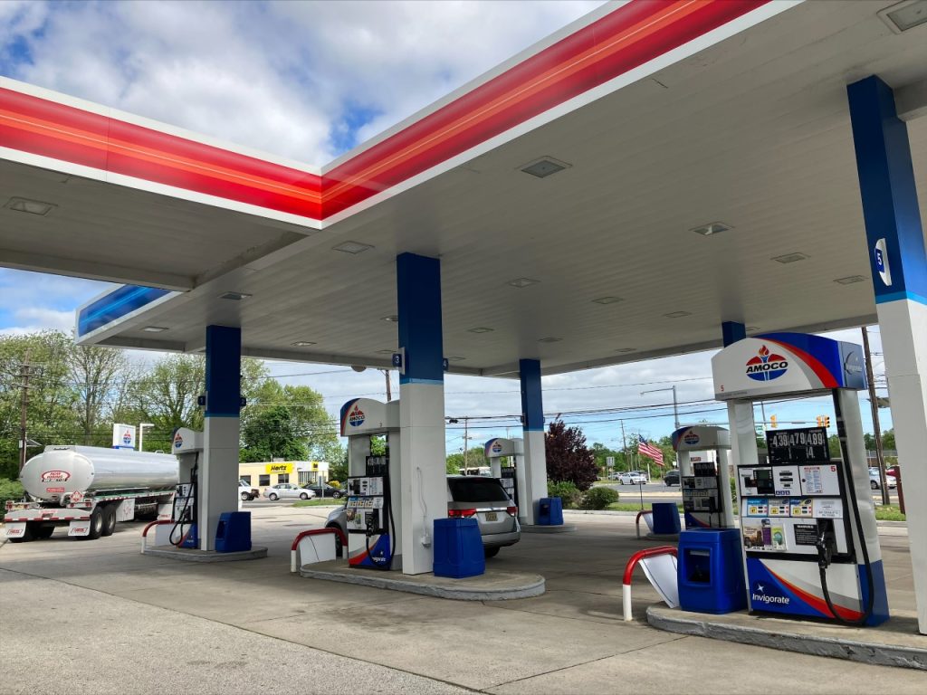 More than 75 New Jersey gas stations slash prices Friday to promote self-service - CBS Philly