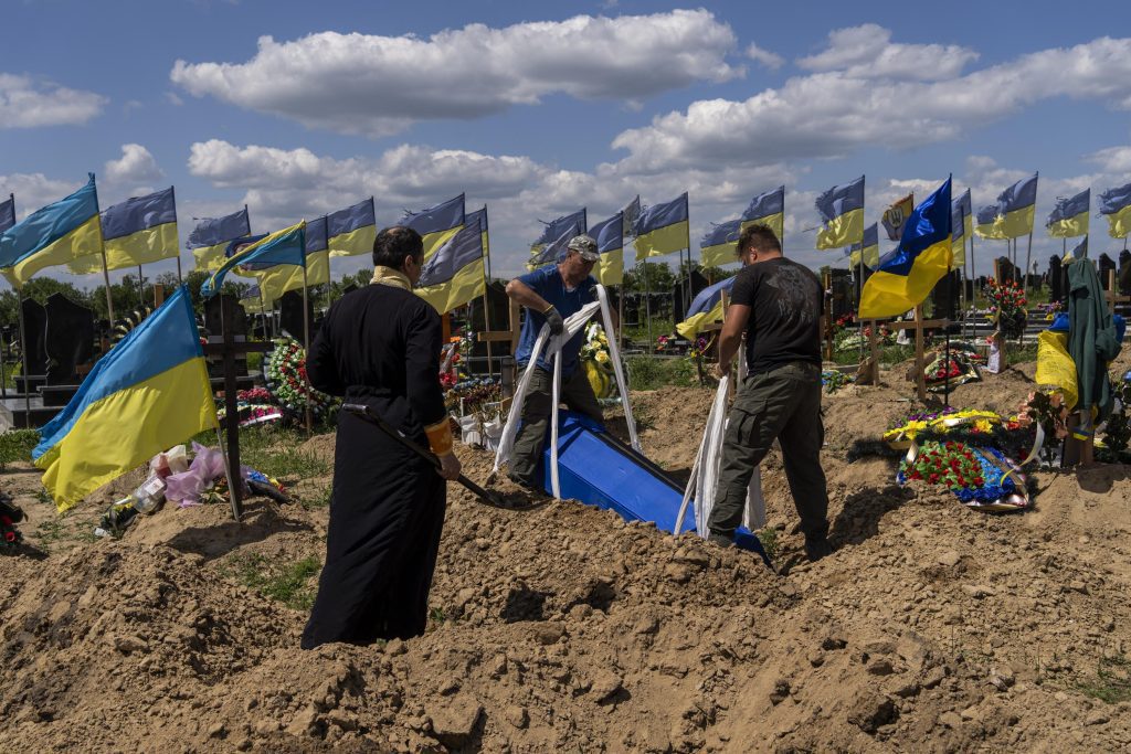 Ukraine: 200 bodies found in a cellar under the rubble of Mariupol