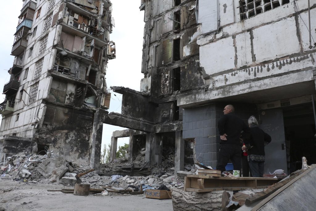 Ukraine: Russians withdraw from Kharkiv, eastern region