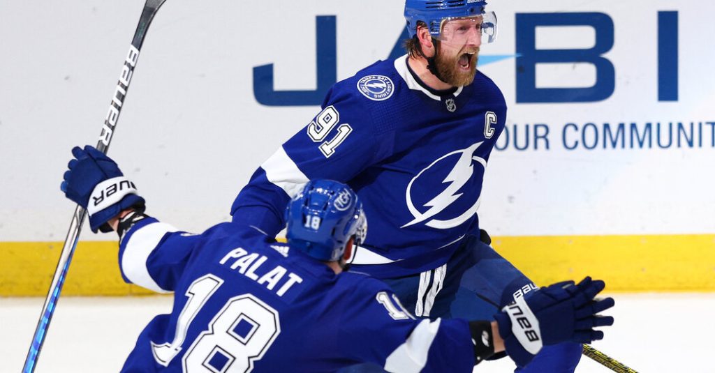 Lightning will go to the third Stanley Cup in a row against avalanche